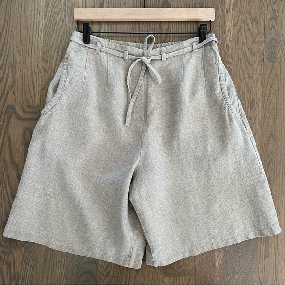 Vintage Pants - Vintage 100% Linen High-Waisted Textured Shorts in Khaki / Tan Size Large